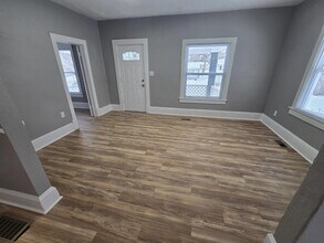 104 N Evanston Ave in Independence, MO - Building Photo - Building Photo