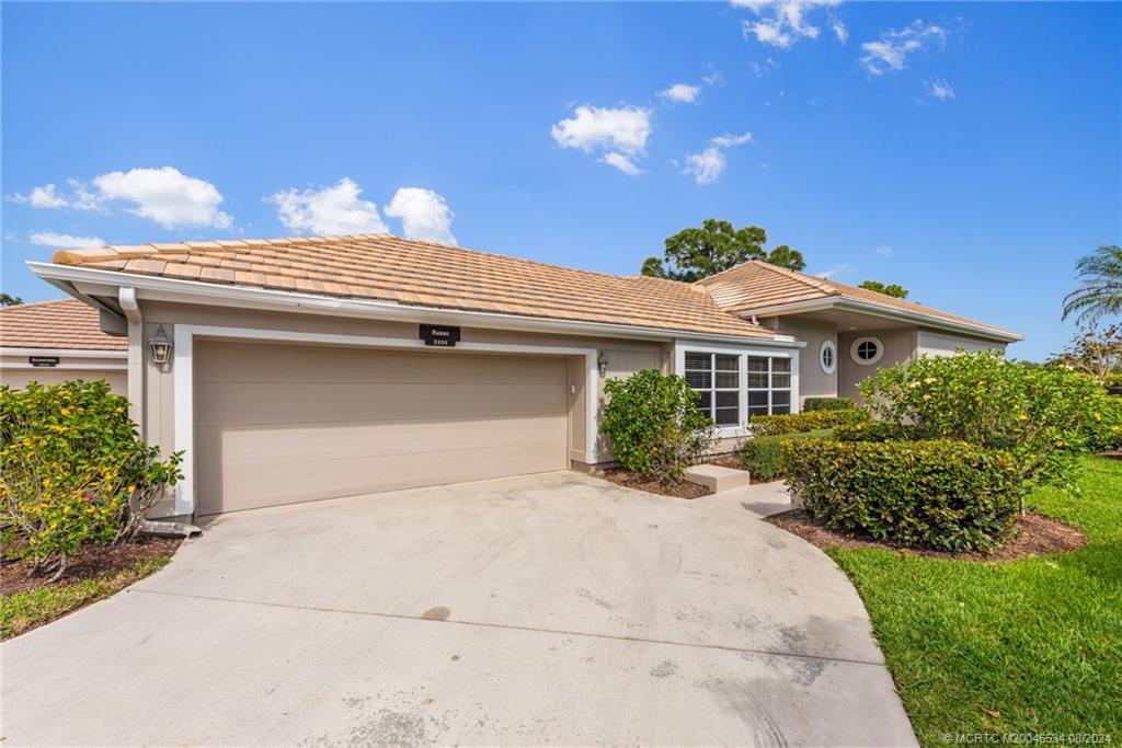 2255 NW Seagrass Dr in Palm City, FL - Building Photo