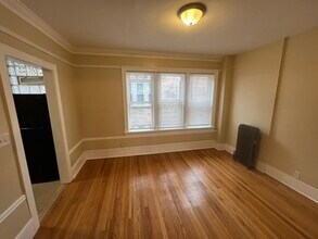 655 E 82nd St in Chicago, IL - Building Photo - Building Photo