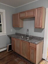 27 Maple Street in Windsor, VT - Foto de edificio - Interior Photo