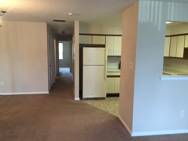 87 Yellowwood Ct, Unit 87 Yellowwood in Glassboro, NJ - Building Photo - Building Photo