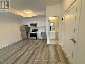 40-M40 Palace St in Kitchener, ON - Building Photo - Building Photo