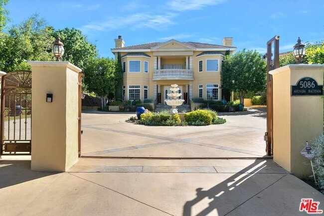 5086 Avenida Hacienda in Los Angeles, CA - Building Photo - Building Photo