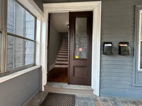 18 Bowdoin St, Unit 18 Bowdoin Apt2 in Worcester, MA - Building Photo - Building Photo