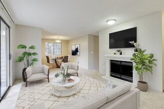 Emerald Ridge in Bellevue, WA - Building Photo - Building Photo