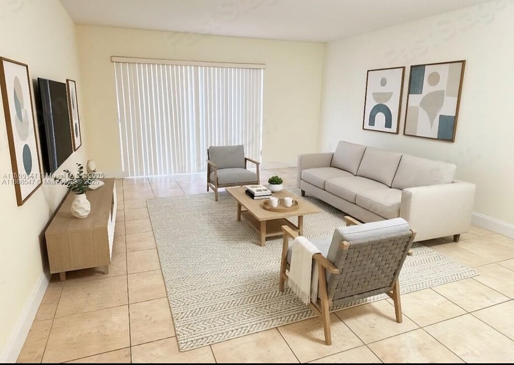 8415 SW 107th Ave in Miami, FL - Building Photo