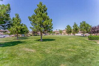 7843 Nottingshire Way in Las Vegas, NV - Building Photo - Building Photo