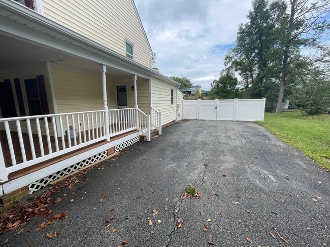 1614 Swinton Ln in Richmond, VA - Building Photo - Building Photo