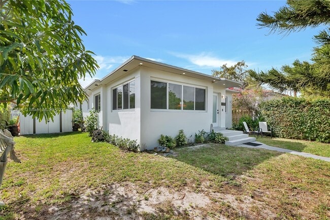 2200 SW 21st St in Miami, FL - Building Photo - Building Photo
