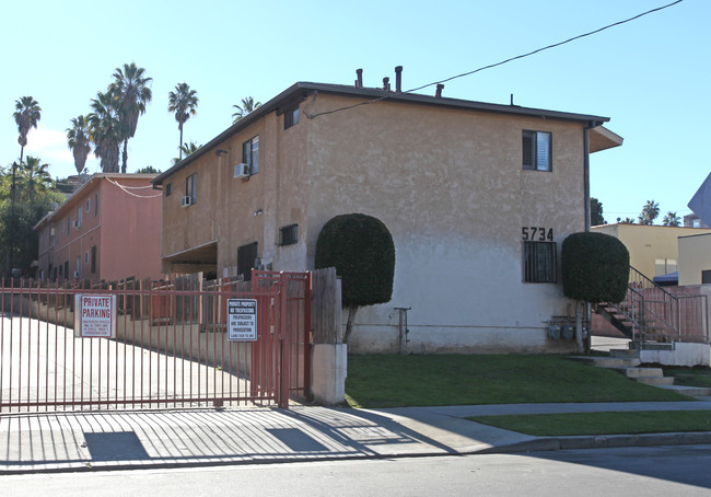 5734 Aldama St in Los Angeles, CA - Building Photo - Building Photo