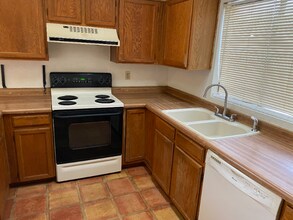 7840 N Viewpointe Cir in Tucson, AZ - Building Photo - Building Photo