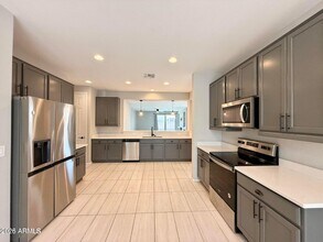 7043 W Maya Way in Peoria, AZ - Building Photo - Building Photo