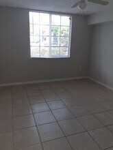 720 SW 111th Ave in Pembroke Pines, FL - Building Photo - Building Photo