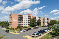 The Seasons in Alexandria, VA - Building Photo - Building Photo