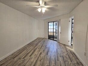 9418 Nakoma Way in Spring Hill, FL - Building Photo - Building Photo