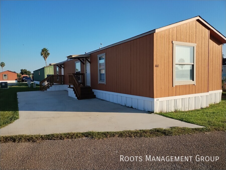 400 FM 3168 in Raymondville, TX - Building Photo