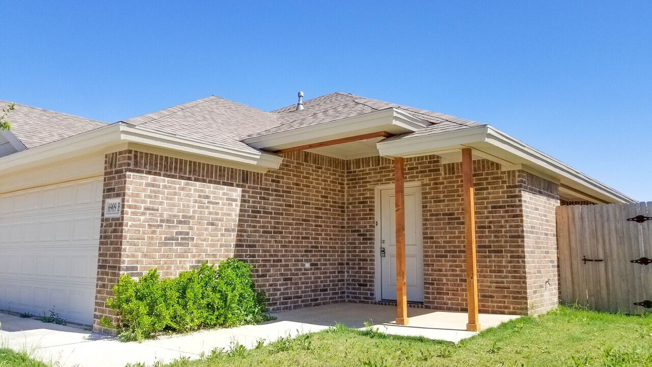 6909 67th St in Lubbock, TX - Building Photo