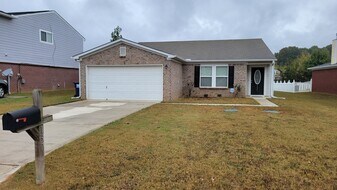 137 Carillo Ln in Toney, AL - Building Photo