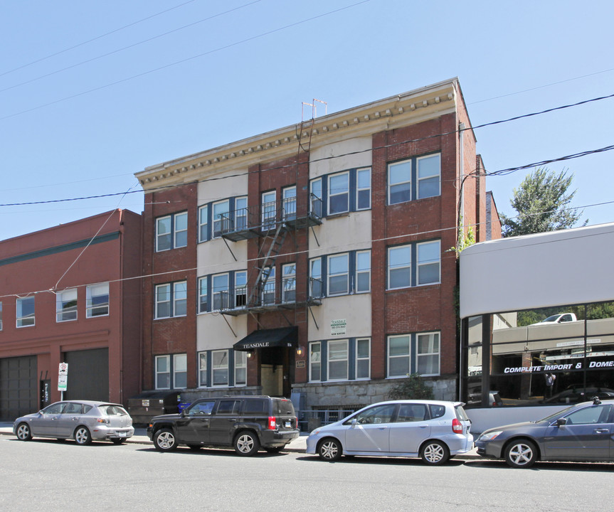 Teasdale Apartments! in Portland, OR - Building Photo