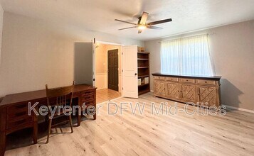 901 Gregory Ave in Bedford, TX - Building Photo - Building Photo