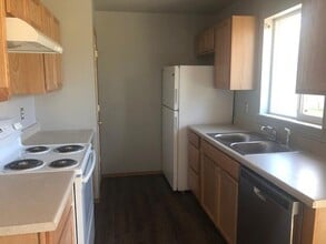 469 W Shore Dr in Belgrade, MT - Building Photo - Building Photo
