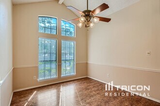 5003 Willow Park Dr in Arlington, TX - Building Photo - Building Photo