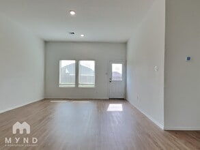 9406 Kash Point Ct in Baytown, TX - Foto de edificio - Building Photo