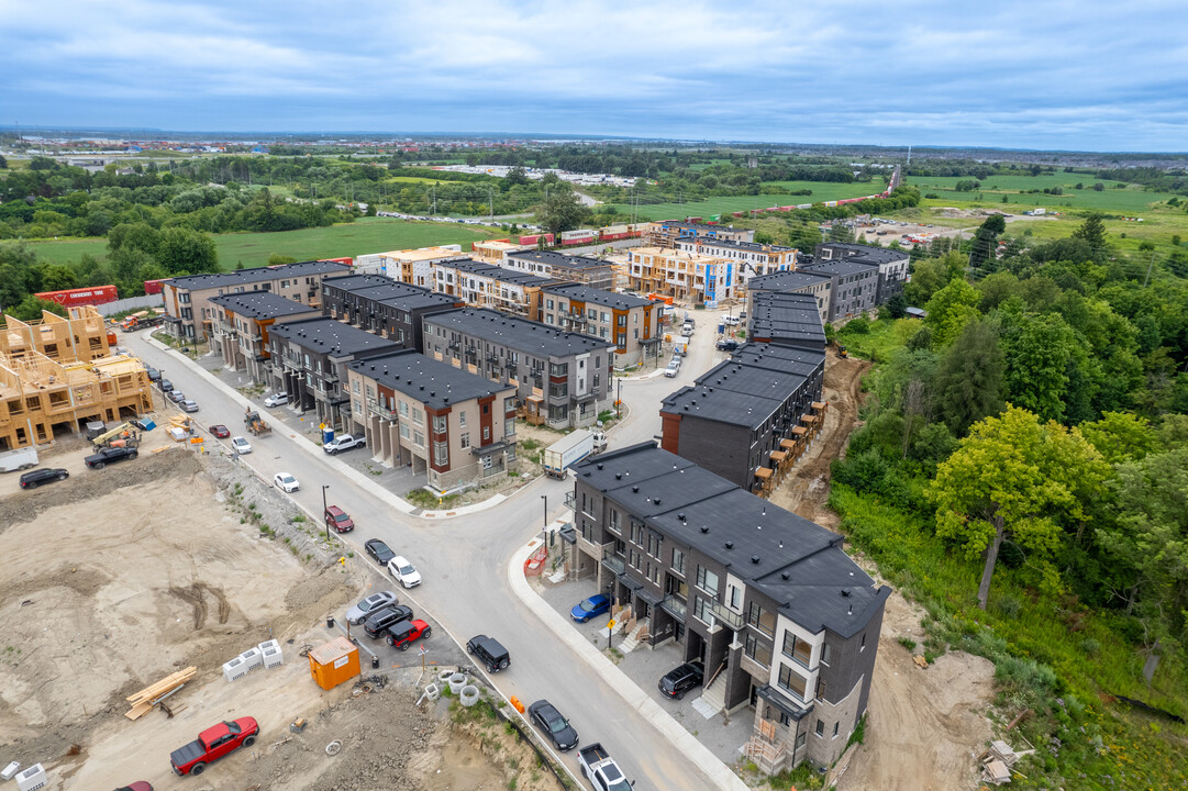 Urban Green Towns in Vaughan, ON - Building Photo