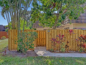 4095 Palm Bay Cir in West Palm Beach, FL - Building Photo - Building Photo