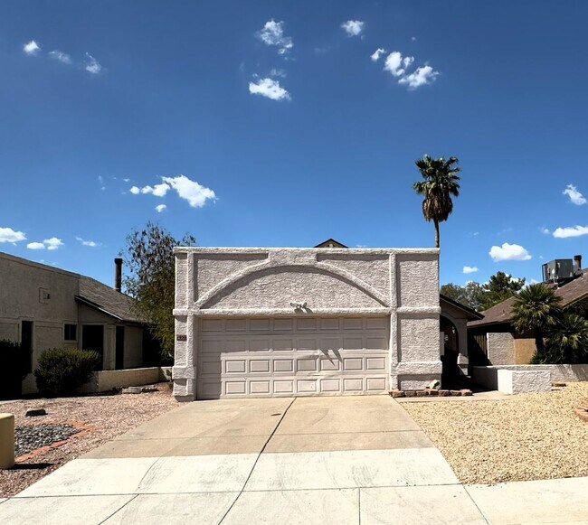 1050 W Estrella Dr in Chandler, AZ - Foto de edificio - Building Photo