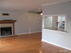 3 Sandlewood Ln in Ridgefield, CT - Building Photo - Building Photo