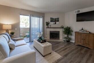 Margarita Summit Apartments in Temecula, CA - Building Photo - Interior Photo