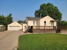 704 S Kimball St in Grand Island, NE - Building Photo
