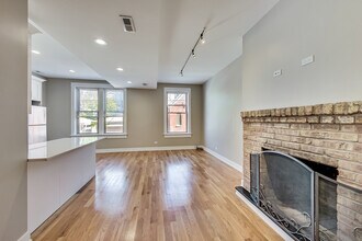 1914 W Crystal St in Chicago, IL - Building Photo - Building Photo