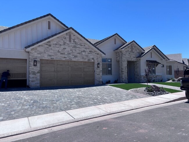 property at 2836 Creek Side Ct