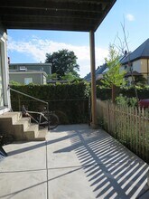 42 Glenwood Rd, Unit 1 in Somerville, MA - Building Photo - Building Photo