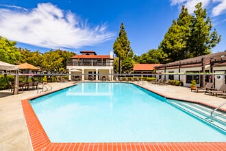 Ardenwood Forest Rental Condos in Fremont, CA - Foto de edificio - Building Photo