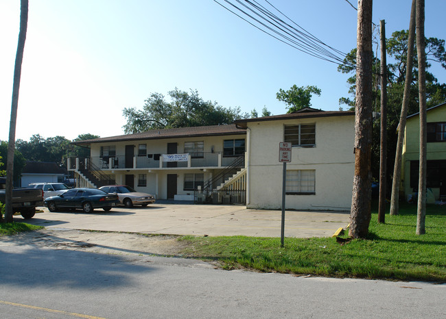 201 Shady Pl in Daytona Beach, FL - Building Photo - Building Photo