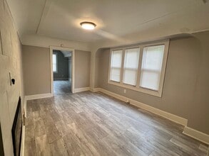 2484 W Chambers St in Milwaukee, WI - Building Photo - Building Photo