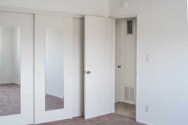 819 Ocean Park Blvd, Unit 4
