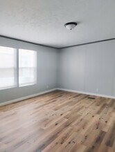 161 Rainbow Dr in Belton, MO - Building Photo - Building Photo