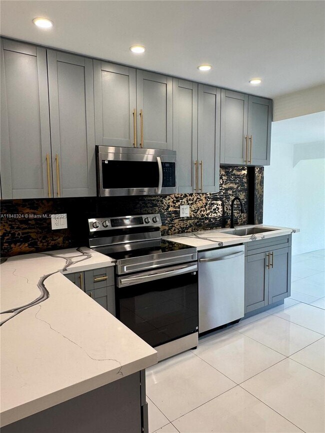 766 NW 45th St in Miami, FL - Building Photo - Building Photo
