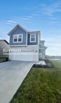 27605 E Red Fox St in Lee's Summit, MO - Building Photo