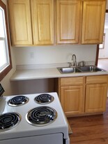 114 3rd Ave W in Culbertson, MT - Building Photo