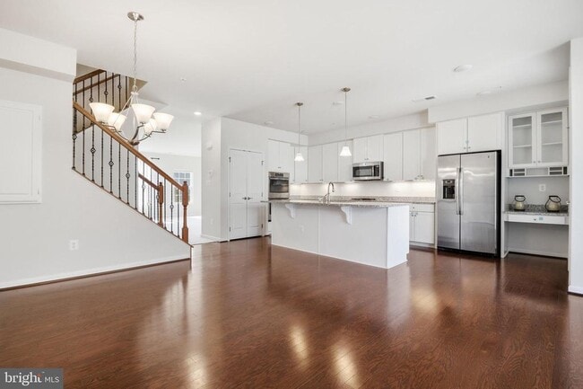 13735 Air and Space Museum Pkwy in Herndon, VA - Building Photo - Building Photo