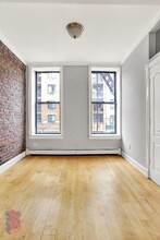 42 Avenue B, Unit 1/2FN in New York, NY - Building Photo - Building Photo