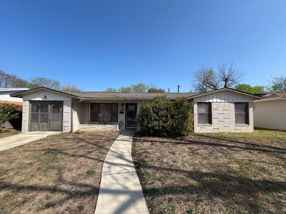 419 Shannon Lee St in San Antonio, TX - Building Photo