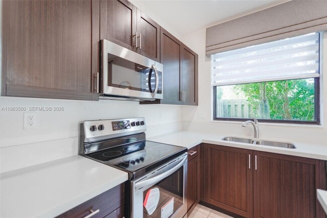 20814 NE 5th Ct in Miami, FL - Building Photo - Building Photo