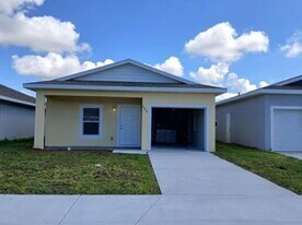 1520 Las Villas Blvd in Sebring, FL - Building Photo