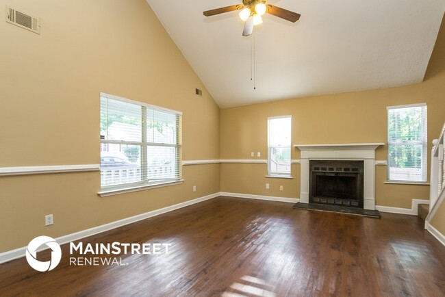 636 Middlegate Ct NE, Unit 00201 in Marietta, GA - Building Photo - Building Photo
